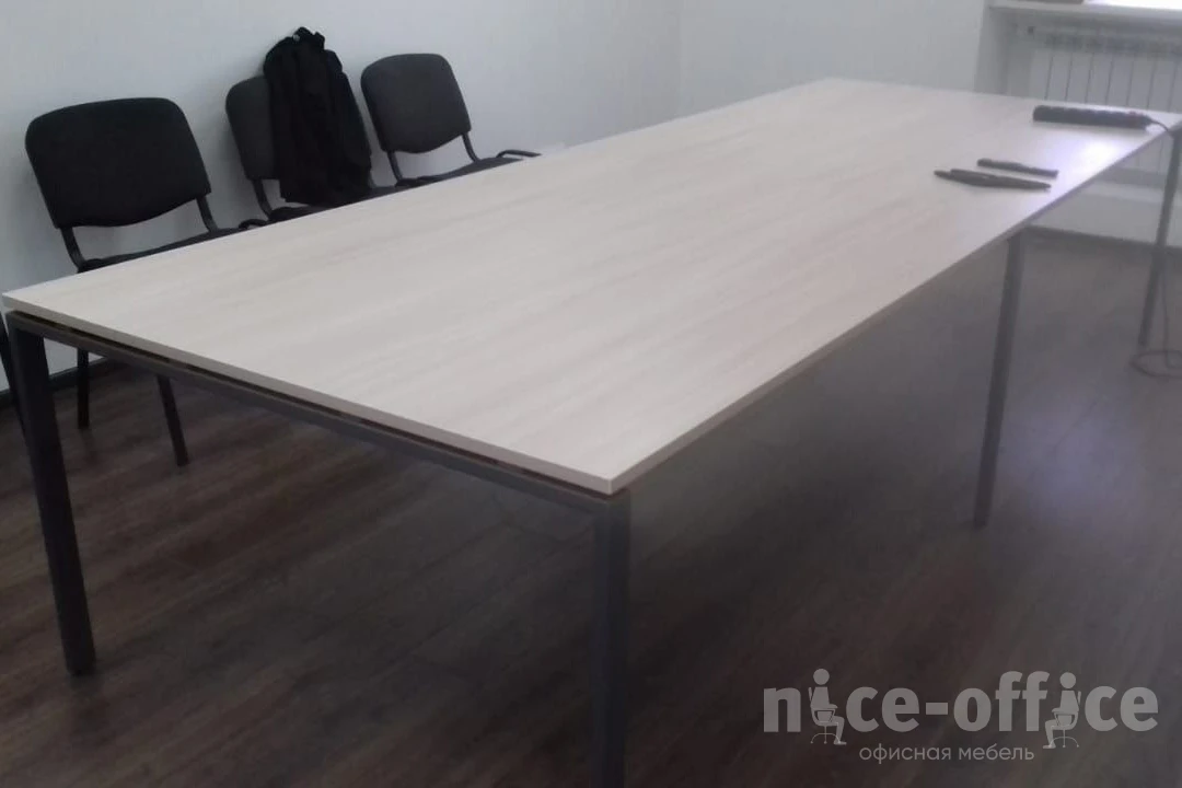 Стол переговорный на металлокаркасе АМП-004.123 Арго-М фото в интерьере 1